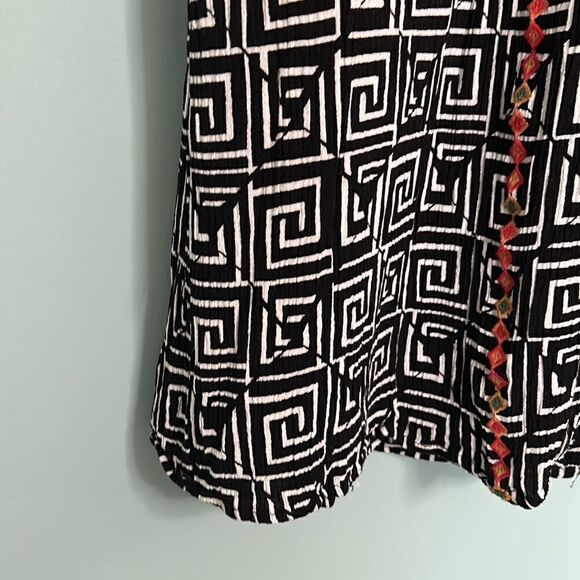 Savanna Jane Embroidered Geometric Dress - Picture 3 of 10